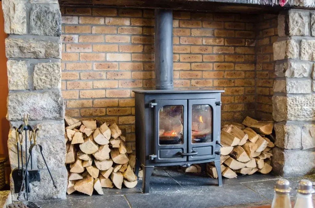 7 Benefits of Burning Kiln-Dried Wood Logs
